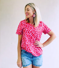 Unbe-leaf-able Everyday Tee Pinks