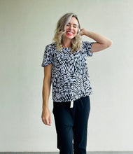 Feeling Swell Monochrome Everyday Tee
