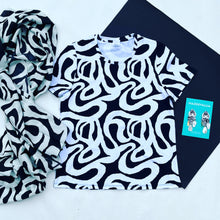 Making Waves  Everyday Tee Black & White